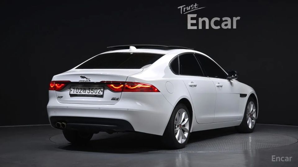 Jaguar xf