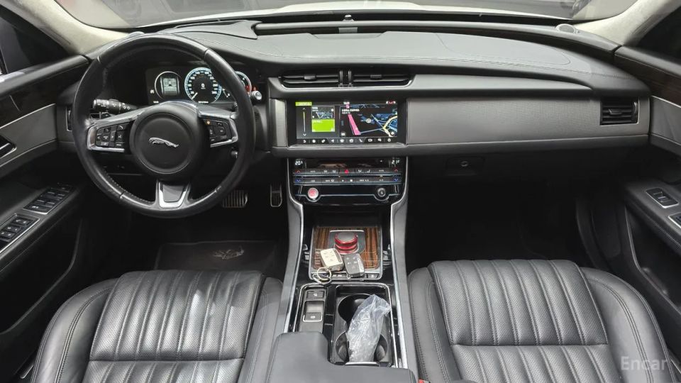 Jaguar xf