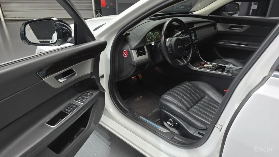 Jaguar xf