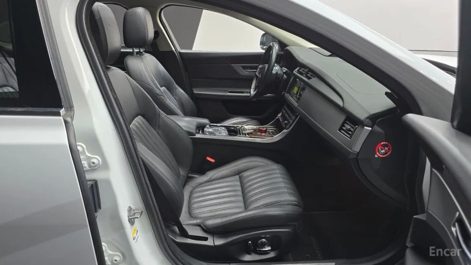 Jaguar xf