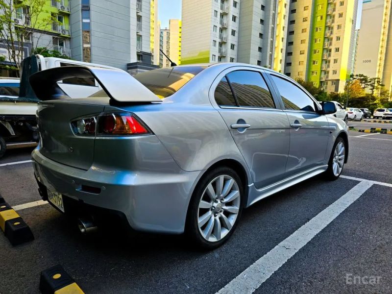 Mitsubishi Lancer