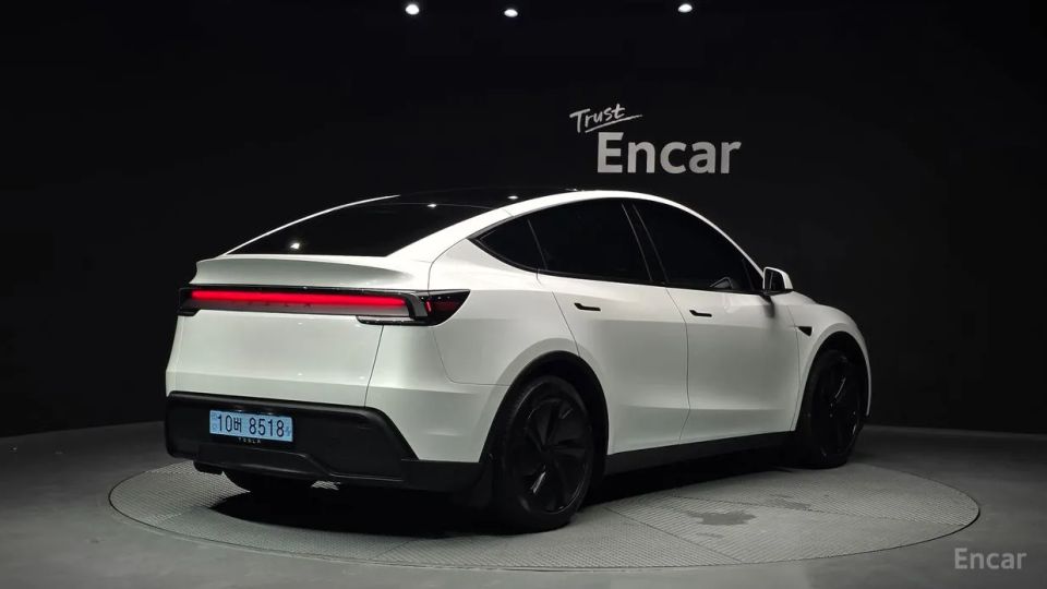 Tesla model-y