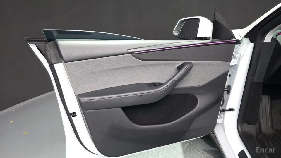 Tesla model-y
