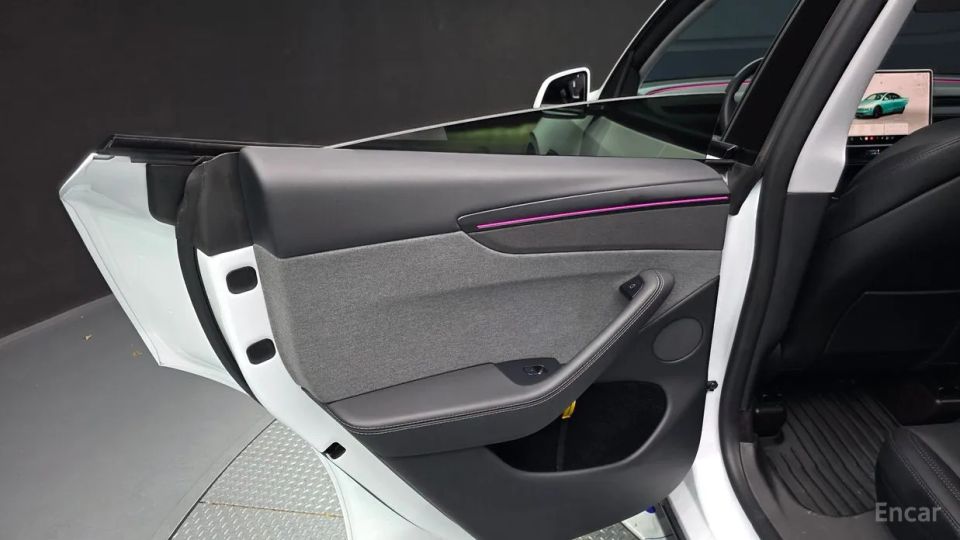 Tesla model-y
