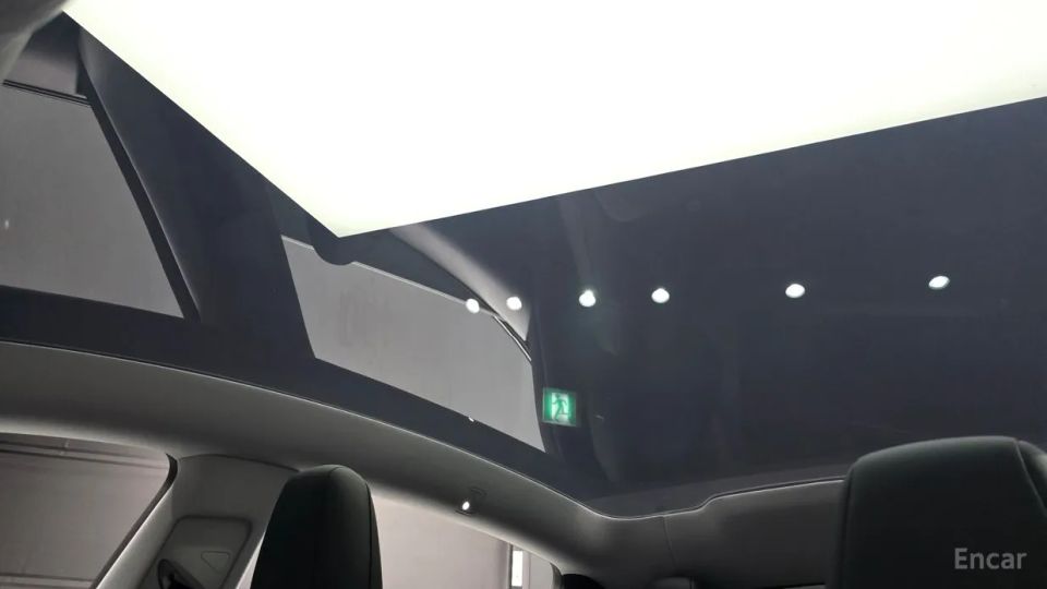Tesla model-y
