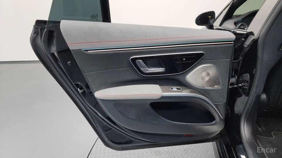 Mercedes-Benz EQS
