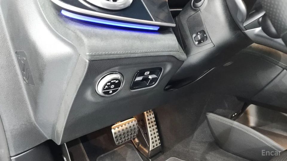 Mercedes-Benz EQS