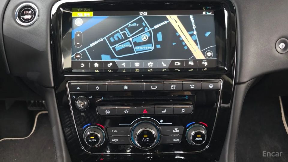 Jaguar XJ