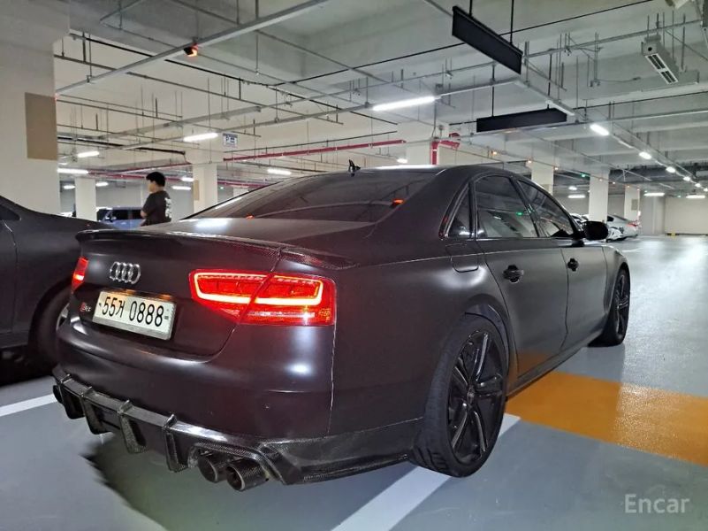 Audi S8