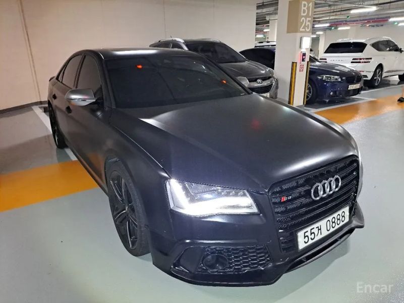 Audi S8
