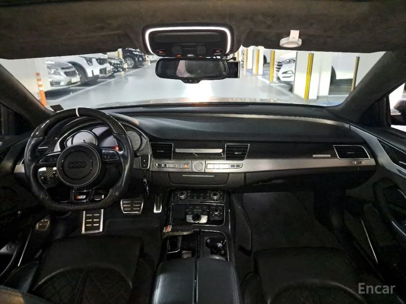 Audi S8