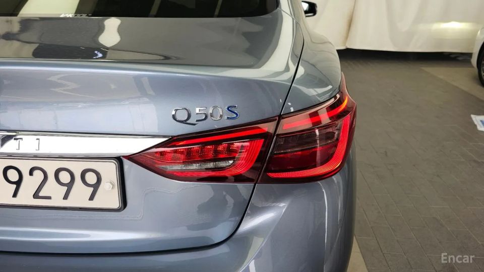 Infiniti Q50