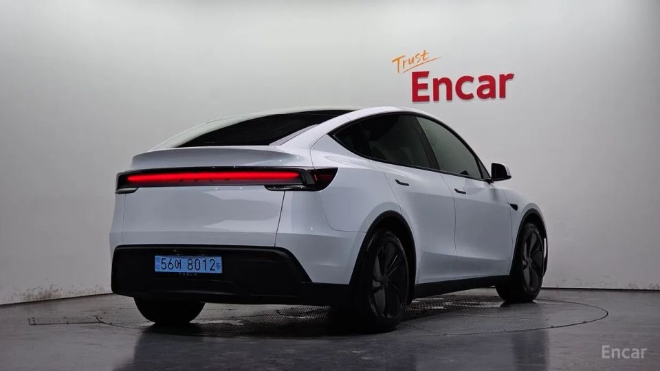 Tesla model-y