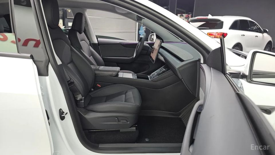 Tesla model-y