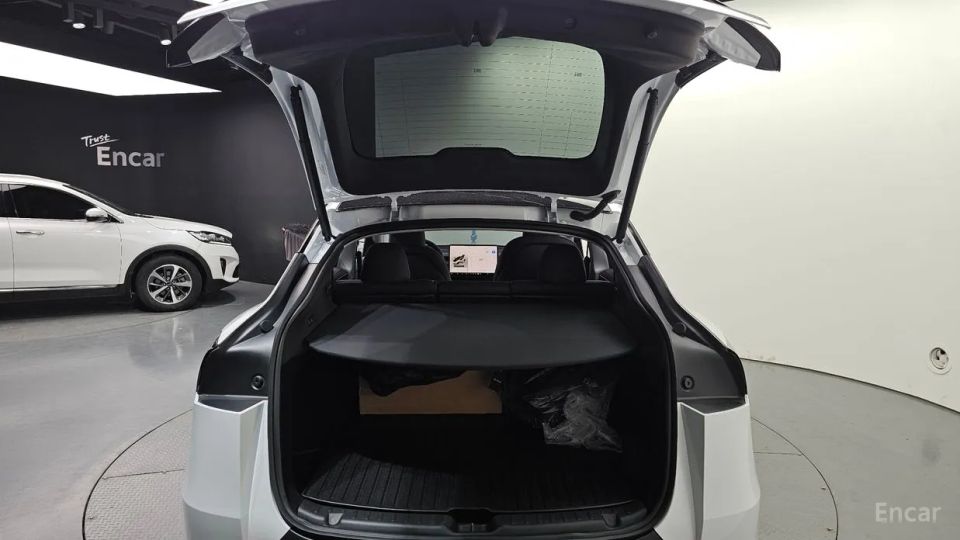 Tesla model-y