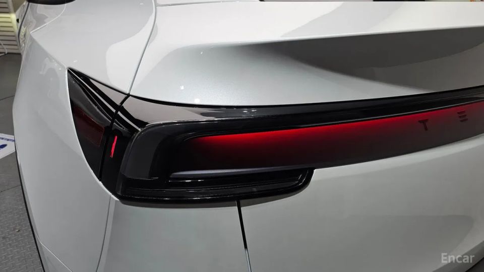 Tesla model-y