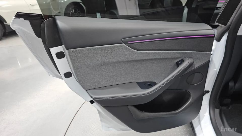 Tesla model-y