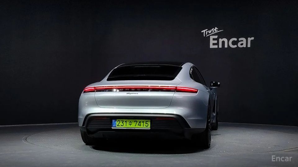 Porsche Taycan