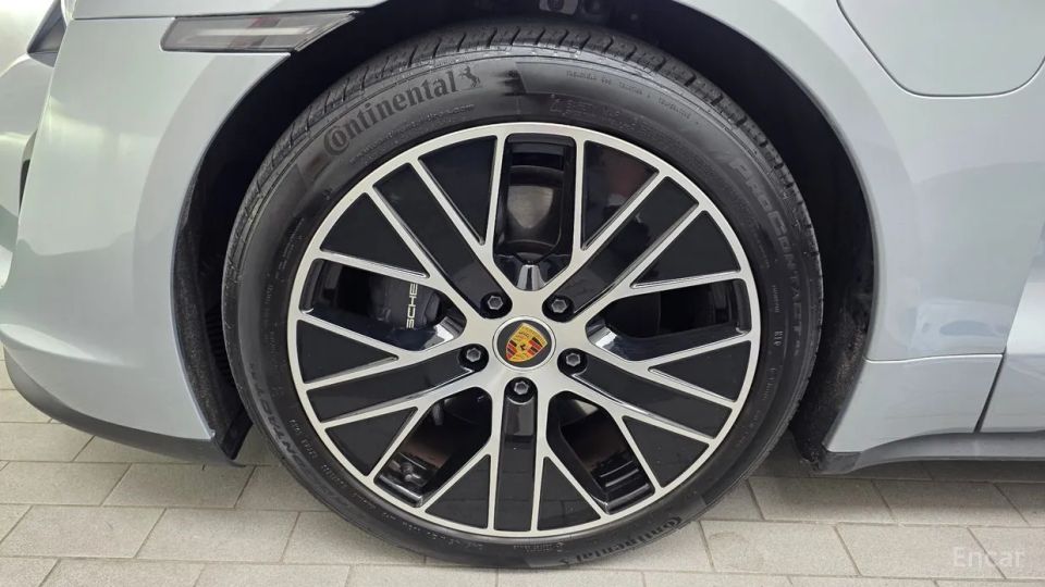 Porsche Taycan
