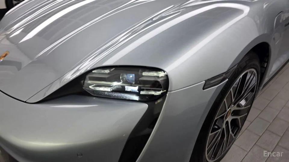 Porsche Taycan