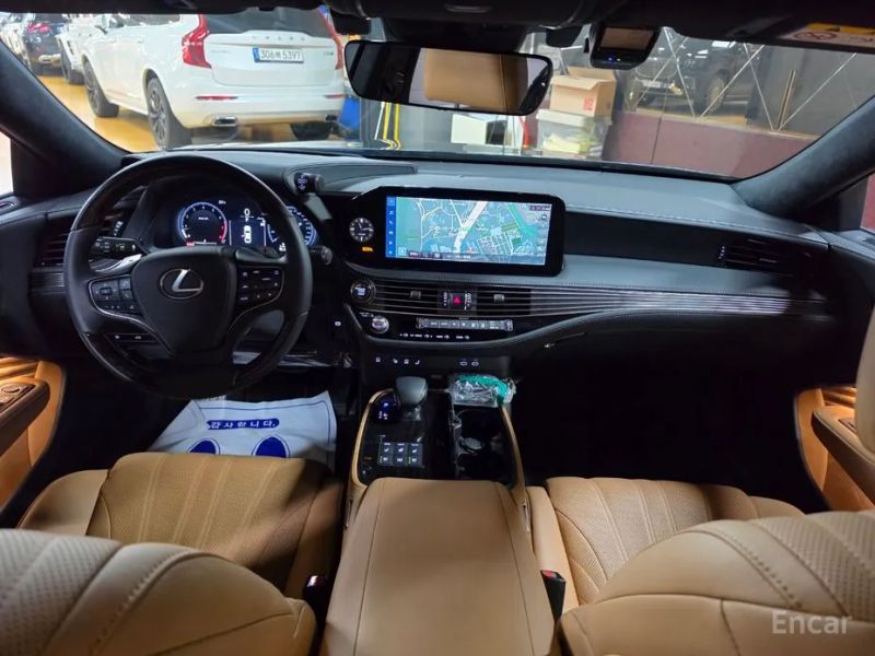 Lexus LS
