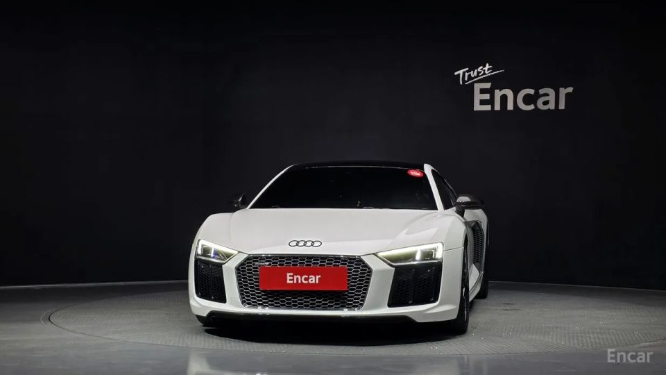 Audi R8