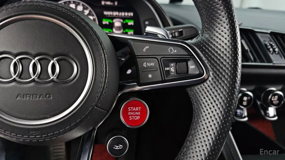 Audi R8