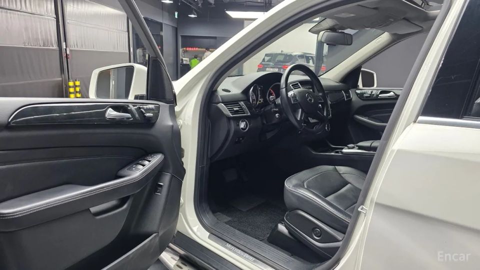 Mercedes-Benz M-class