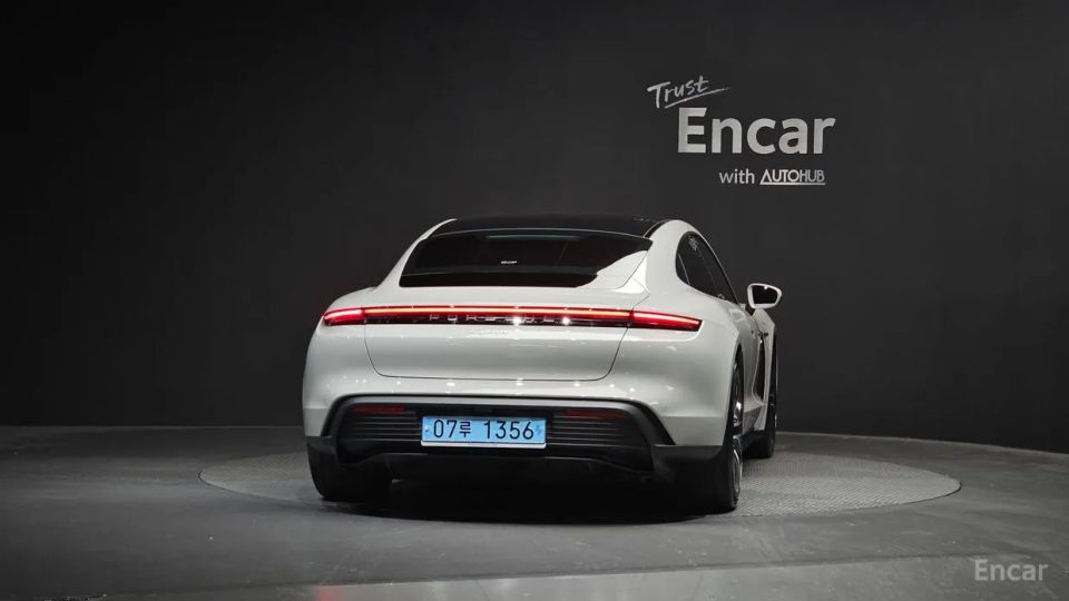 Porsche Taycan