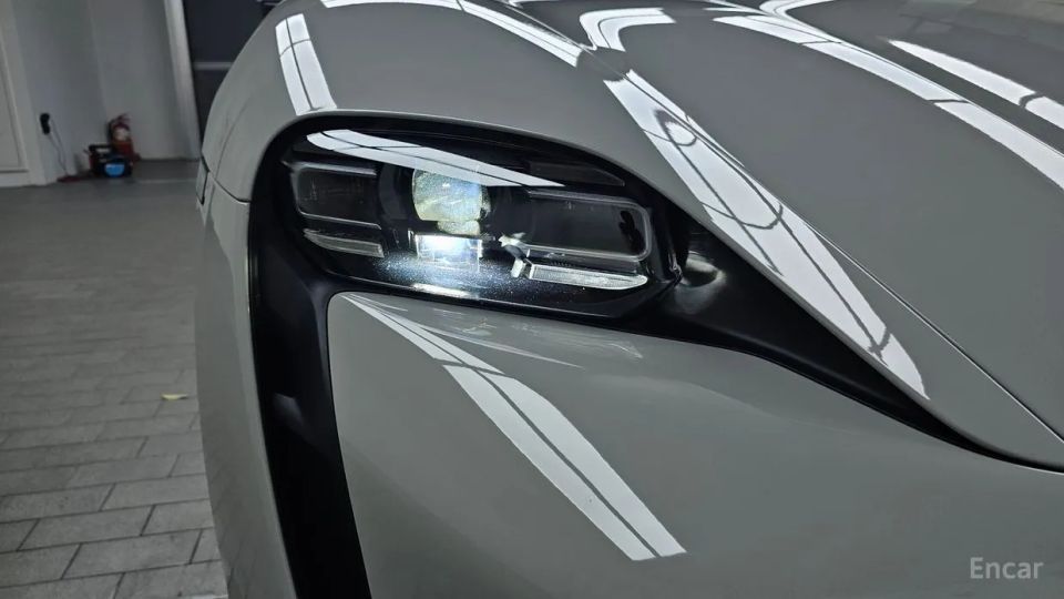 Porsche Taycan