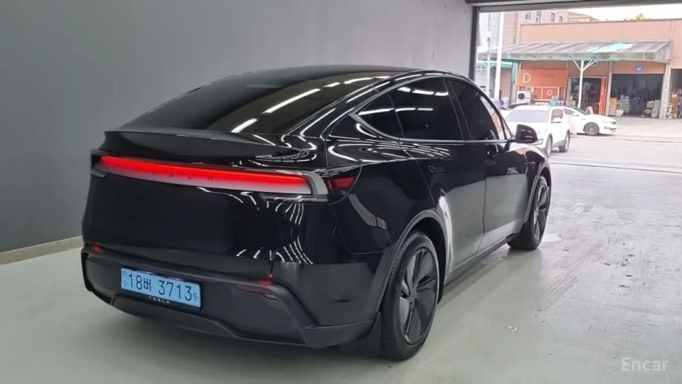 Tesla model-y