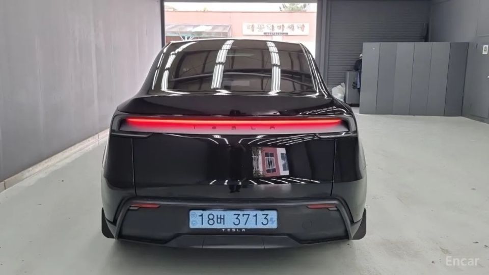 Tesla model-y