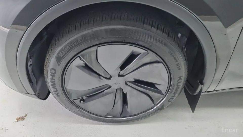 Tesla model-y
