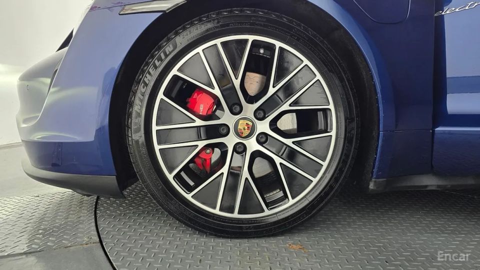 Porsche Taycan