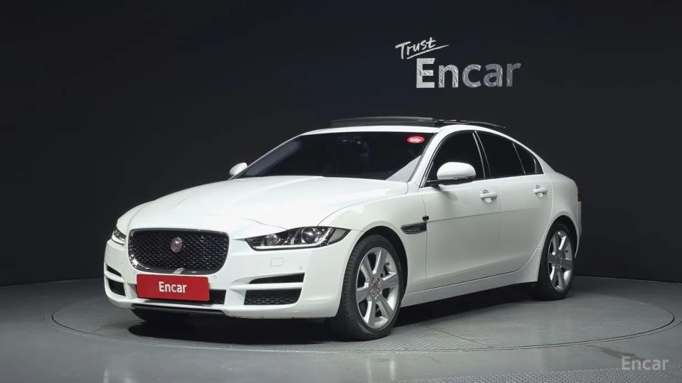 Jaguar XE