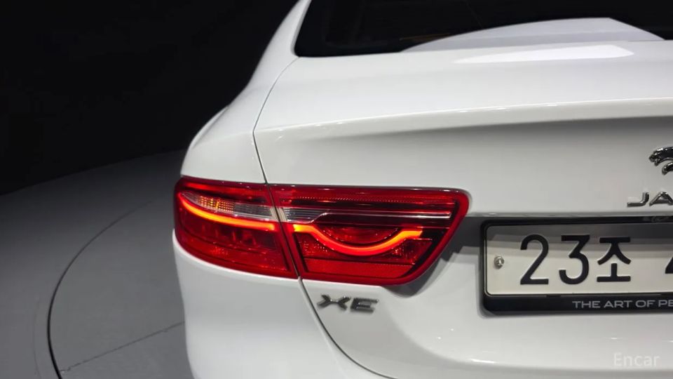 Jaguar XE