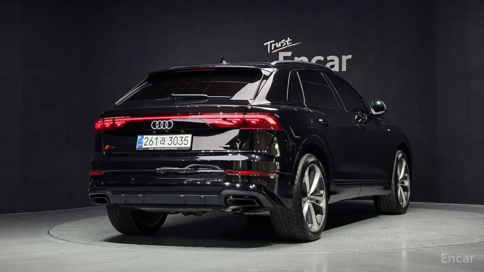 Audi Q8