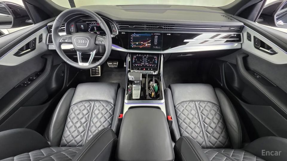 Audi Q8