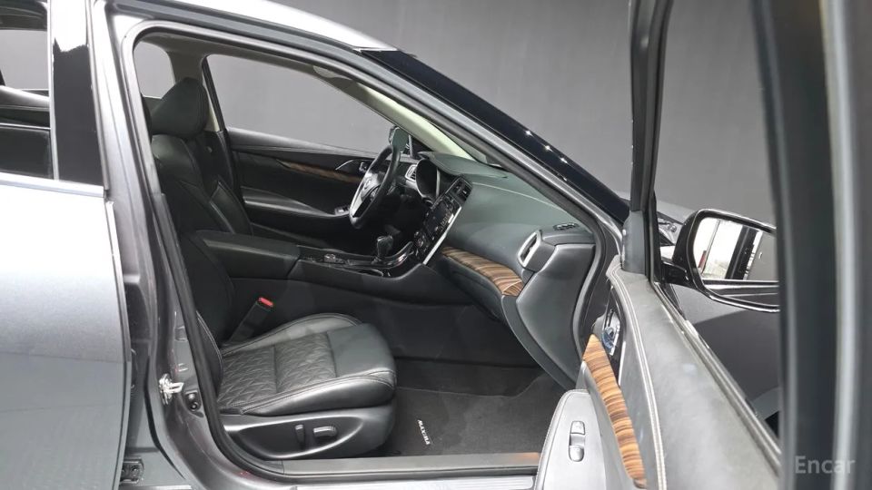 Nissan Maxima