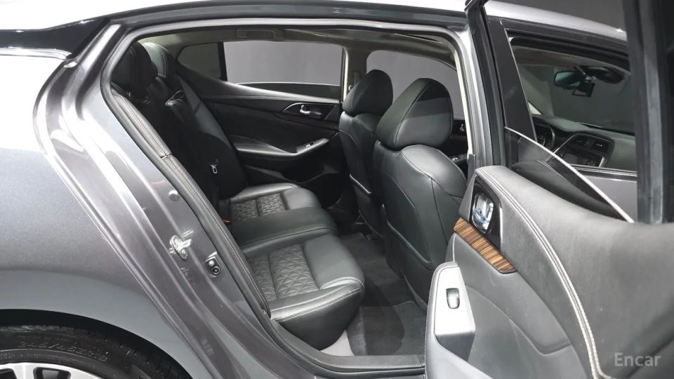Nissan Maxima