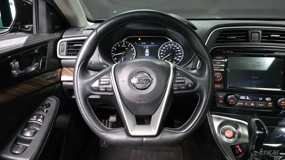 Nissan Maxima