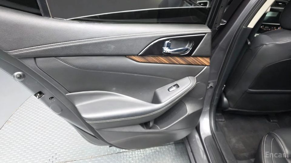 Nissan Maxima