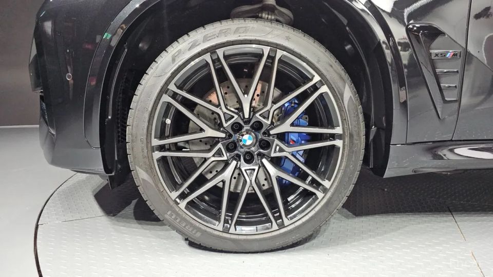 BMW X5M