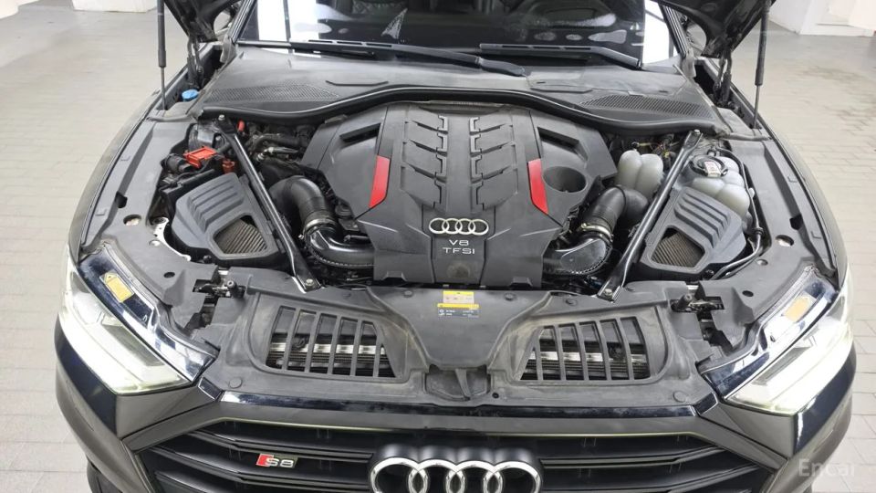 Audi S8