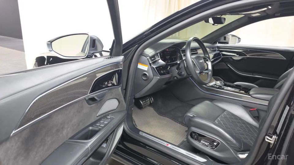 Audi S8