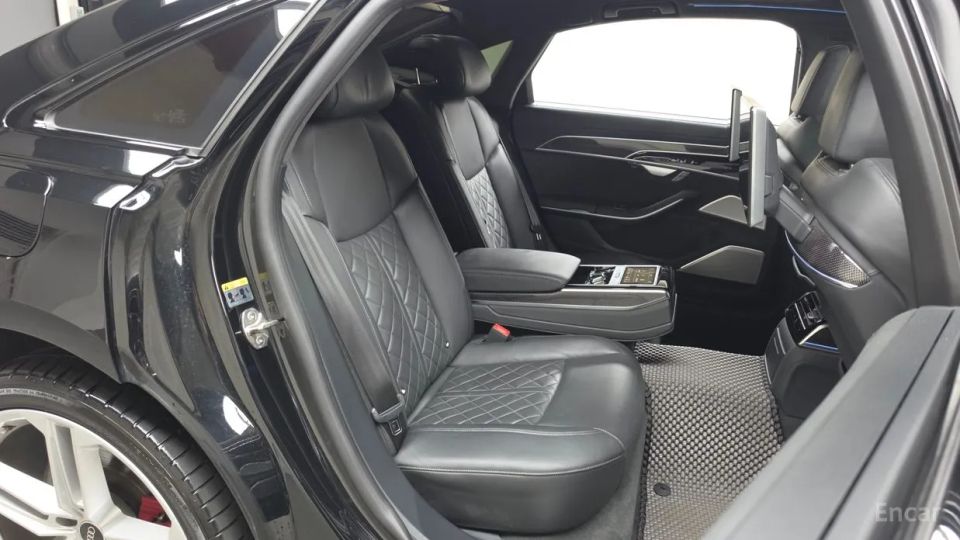 Audi S8