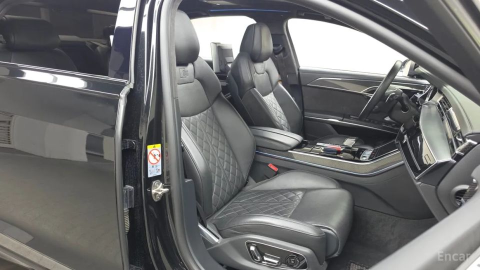 Audi S8