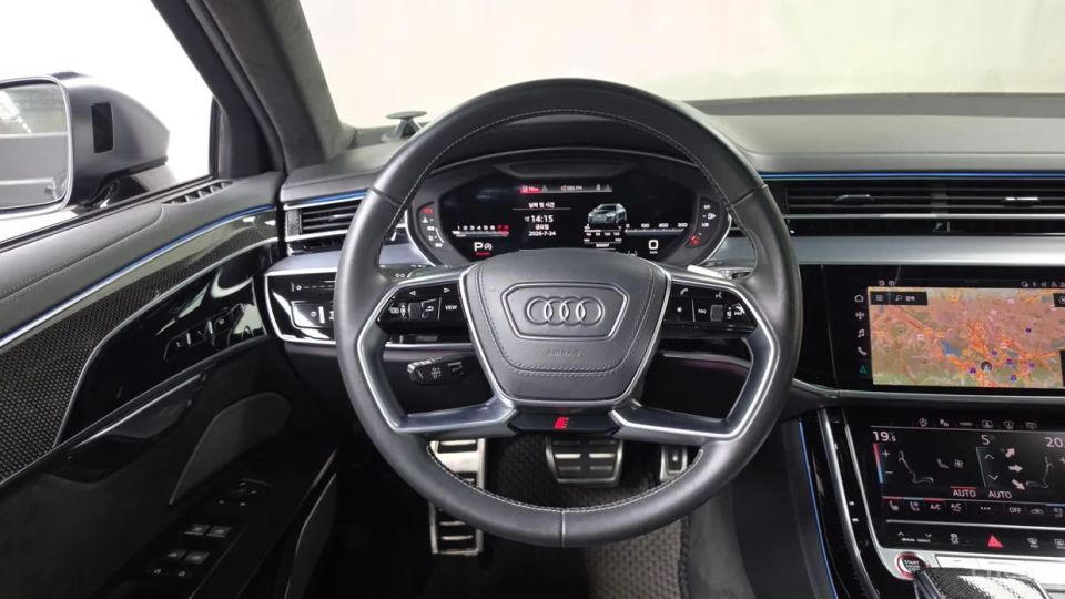 Audi S8