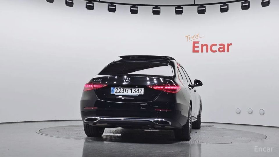 Mercedes-Benz C-Class