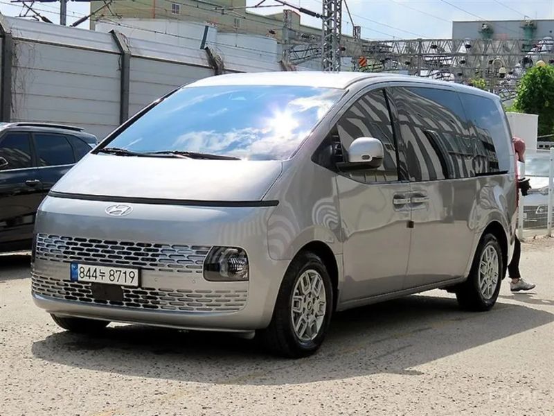Hyundai Staria